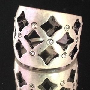 NEW Premier Designs Ring Brushed Silver Crystals